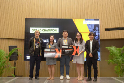 Engr. Erickson Tacda and Dr. Marilyn Calub of Greenwables receive the RSC 2024 Grand Champion and Best Pitcher Award.